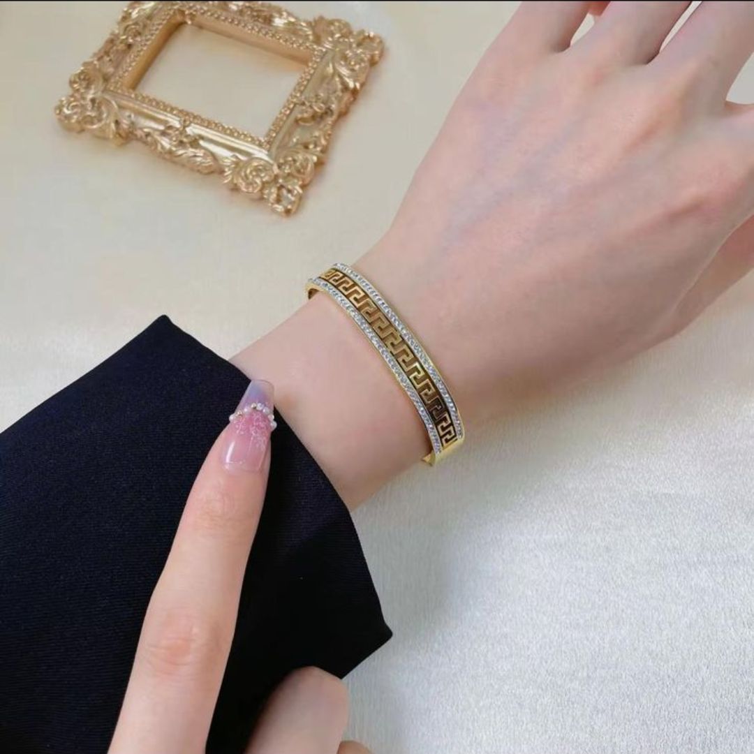 luxurious waterproof fendi gold bangle luxurious waterproof fendi gold bangle