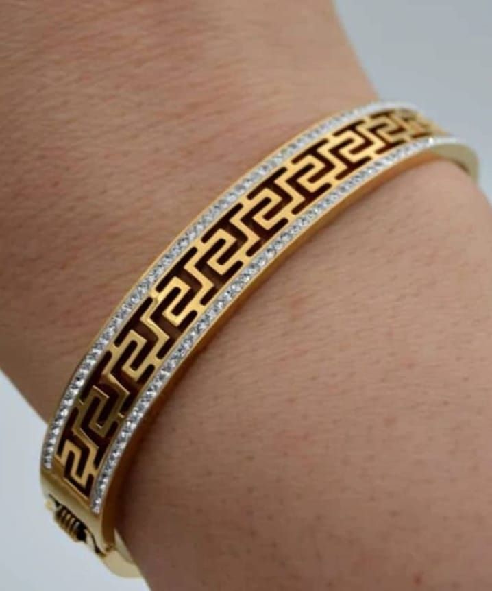 luxurious waterproof fendi gold bangle luxurious waterproof fendi gold bangle