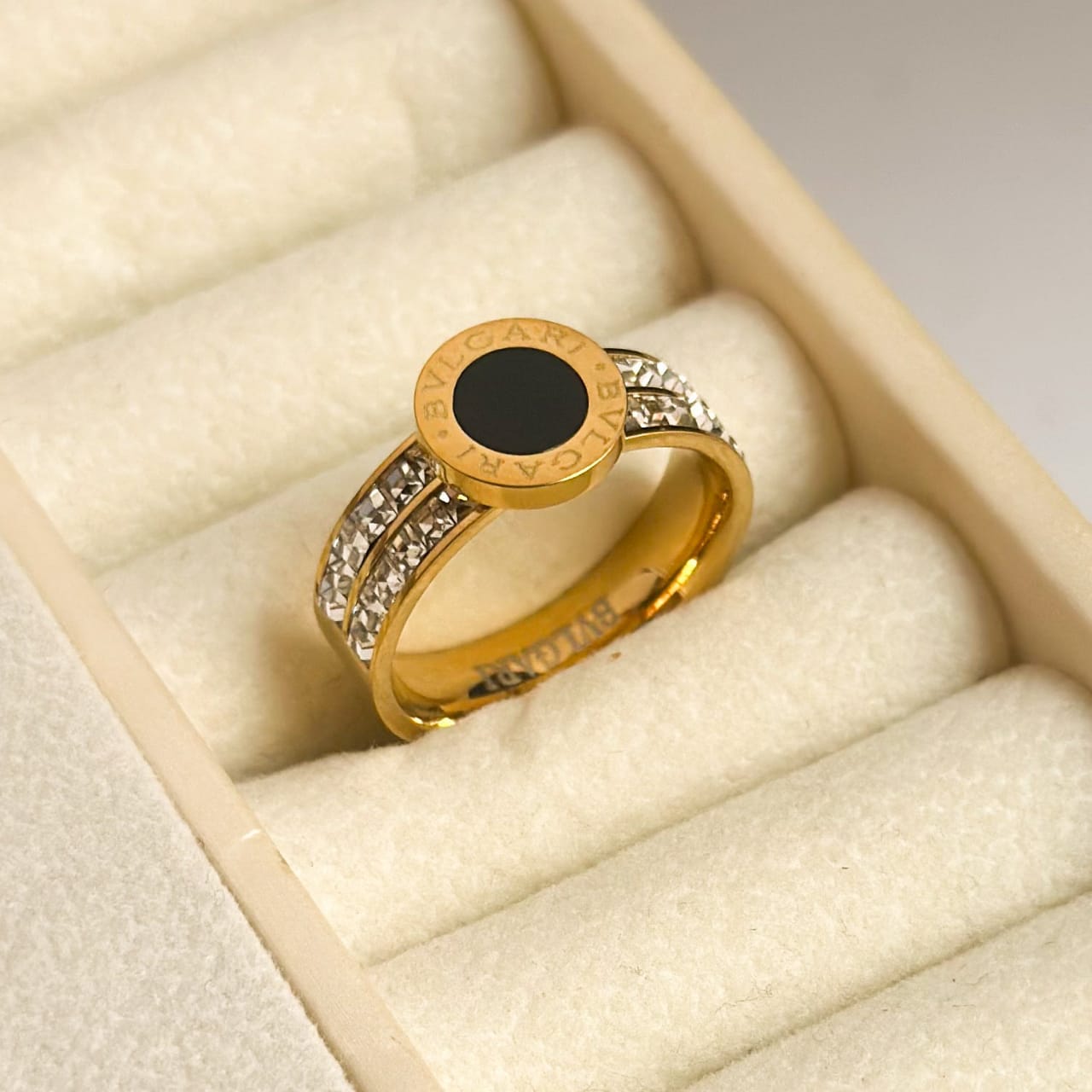 luxury black stone premium ring luxury black stone premium ring
