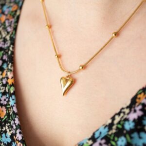 gold heart pendant necklace